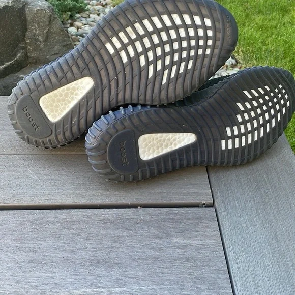 Adidas Yeezy Boost 350 Bred V2 Black Red CP9652 shoes sneakers size 11 - Picture 4 of 7